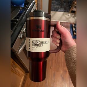 Stanley 40oz stainless steel flowstate quencher H2.0 tumbler in rosewood glow